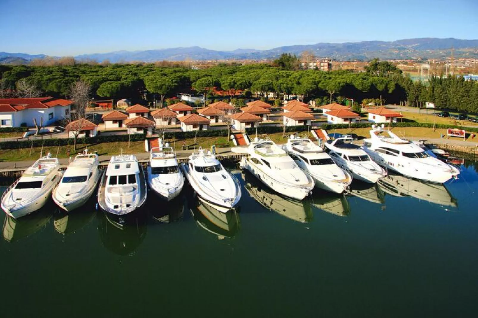 Caravanpark Marina 3B Sarzana - MH 4 Pax-Water view