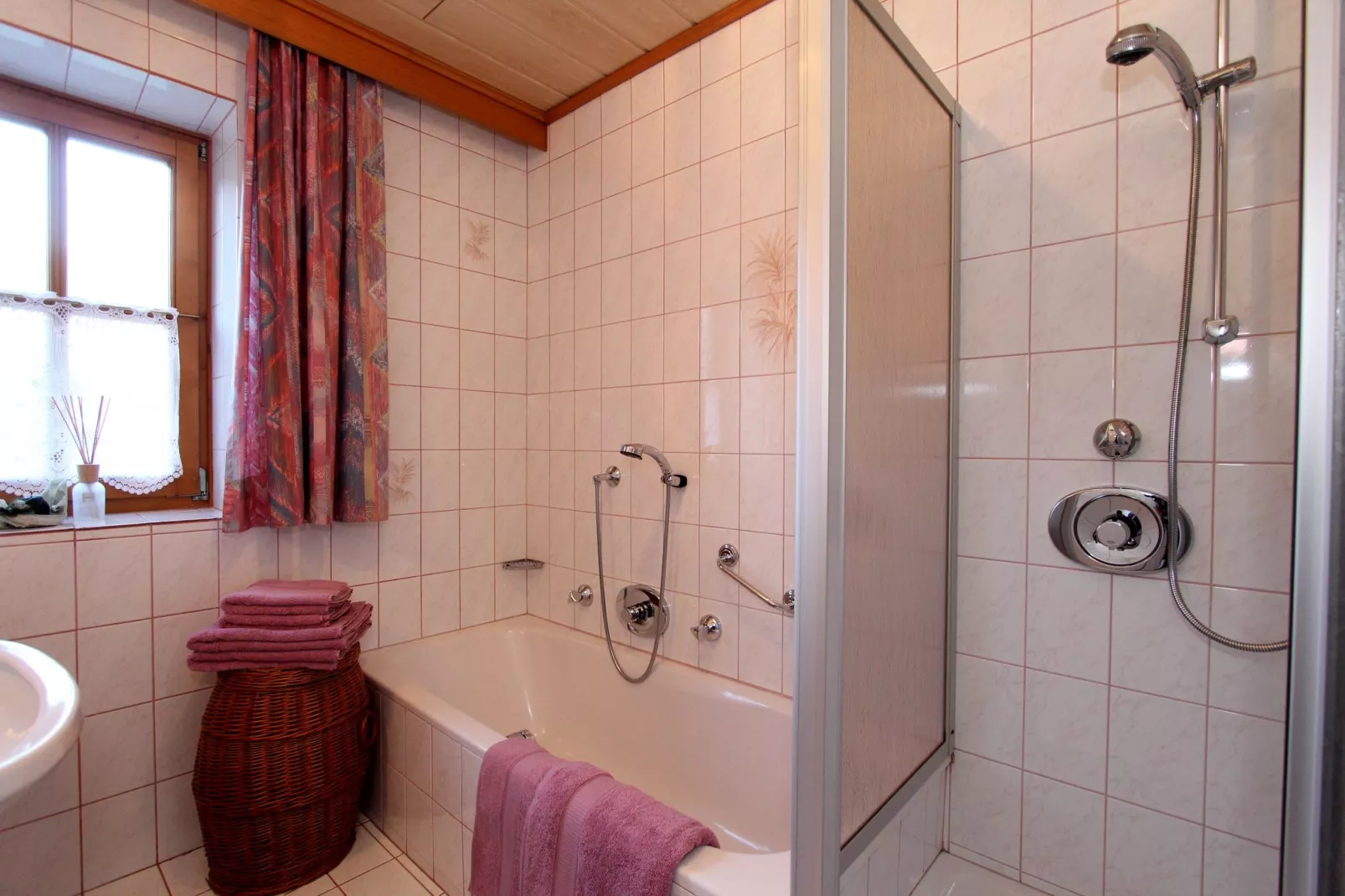 Apartment Berndl-Bathroom