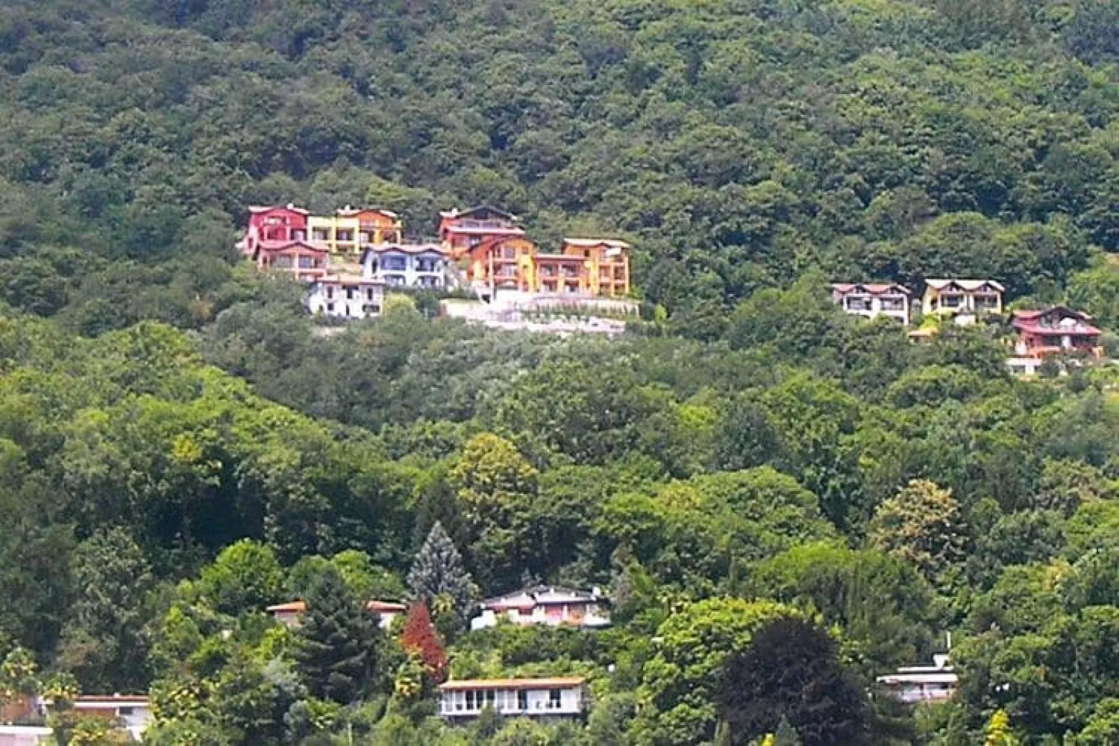 Appartement in de Residence Il Vigneto Due in Oggebbio-Außenbereich Sommer