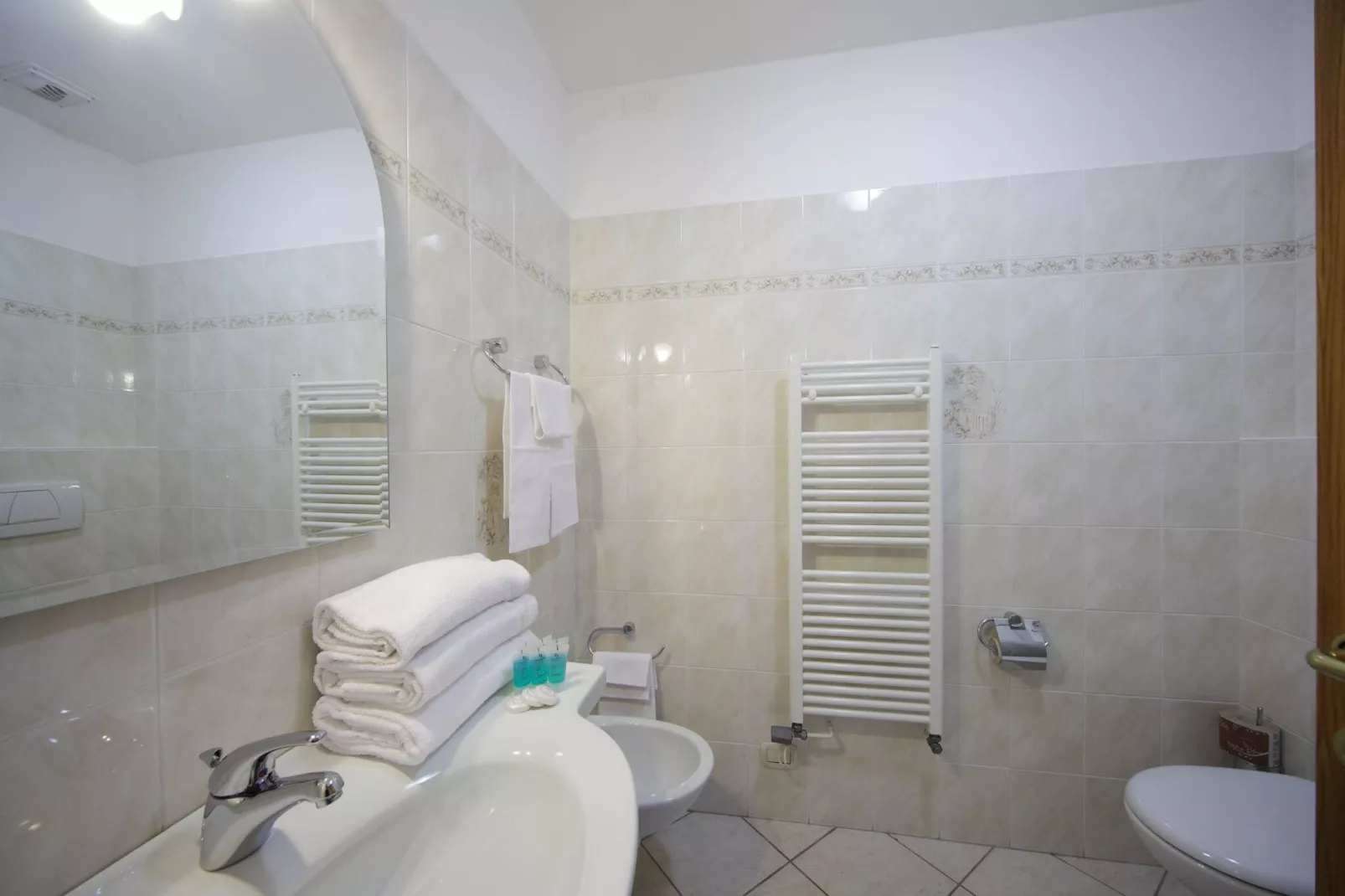 Residence Zust, Verbania Intra-Bilo mansarda-Bathroom