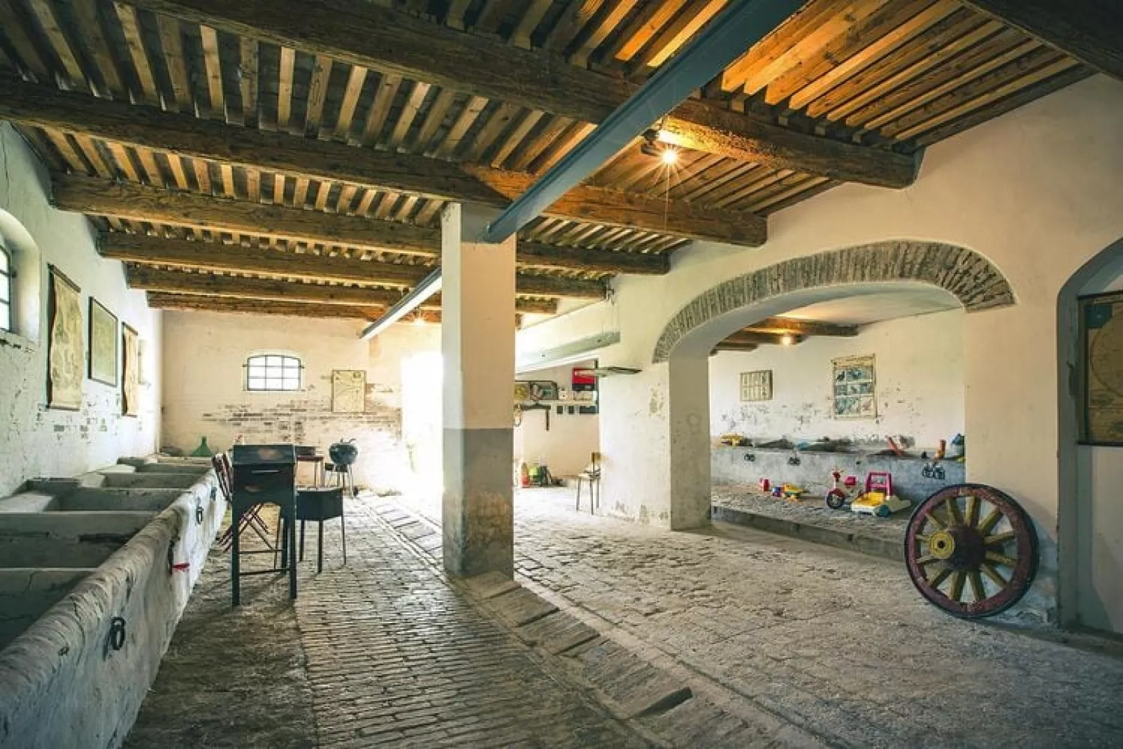 Holiday home Casale le Fontanelle, Monterado-Casa le Fontanelle-Parking