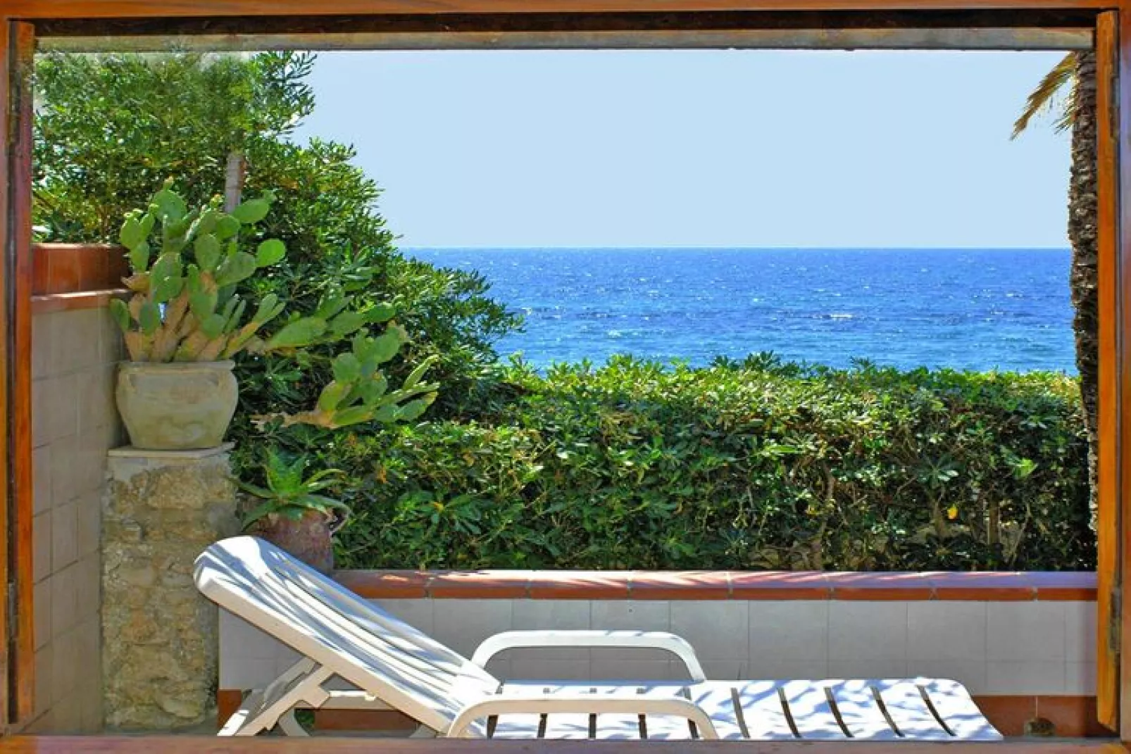 Holiday home, Fontane Bianche-Villa Tanah-Lot-Water view