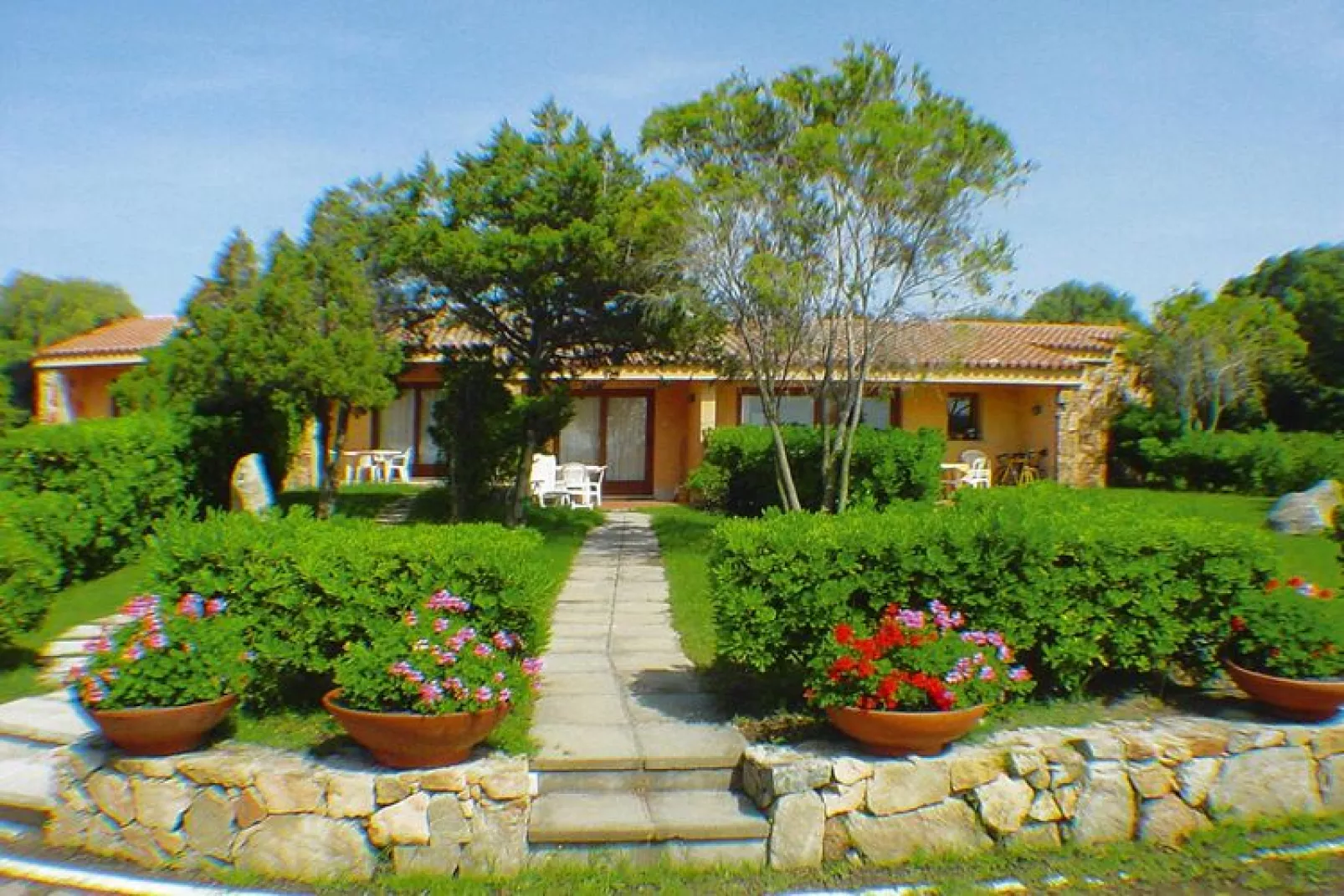 Holiday residence Il Nido dei Gabbiani Porto Pollo / Bilo comfort 4 pax con 2 bagni-Gardens summer