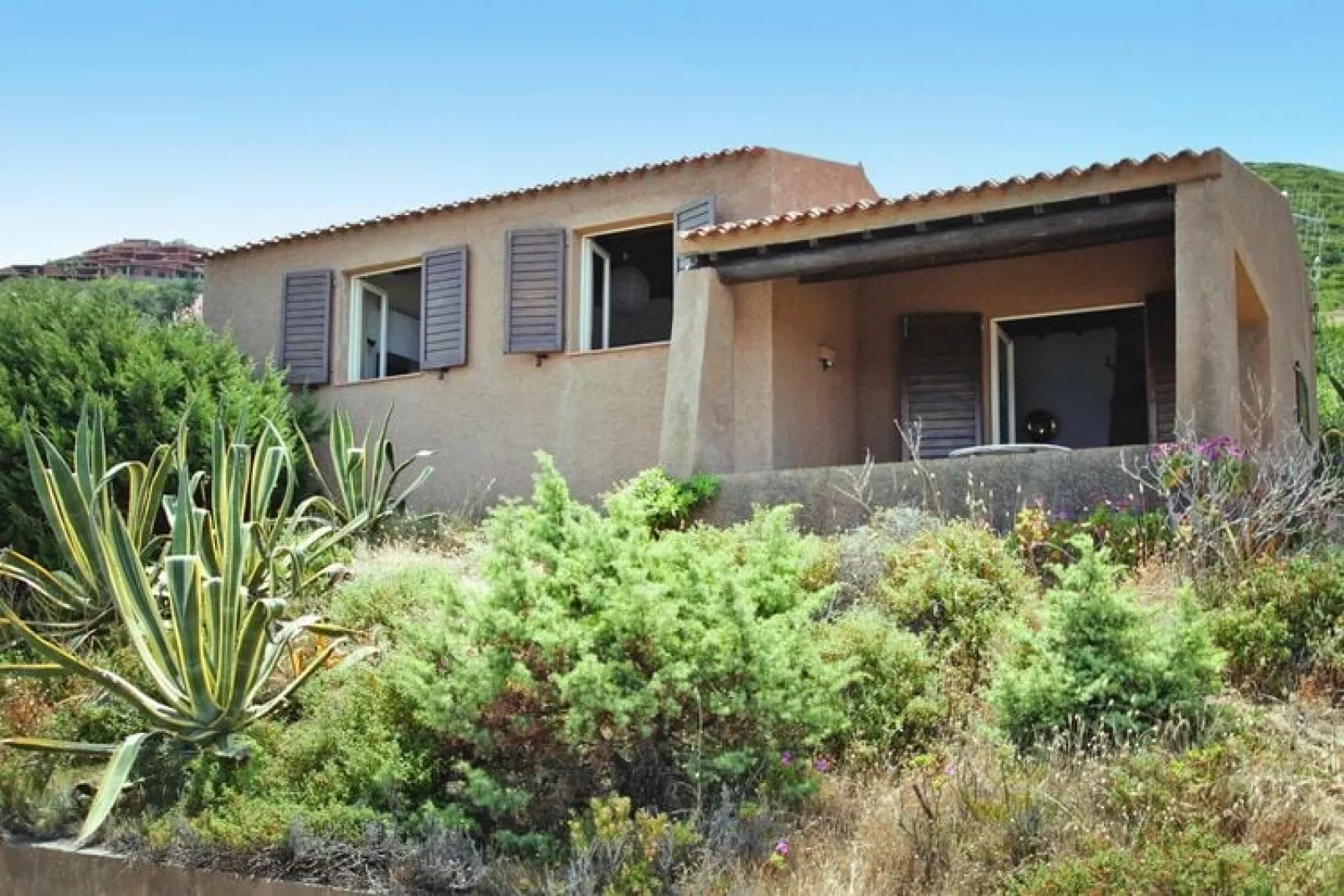 Holiday resort, Costa Paradiso-Villino bilocale-Außenbereich Sommer
