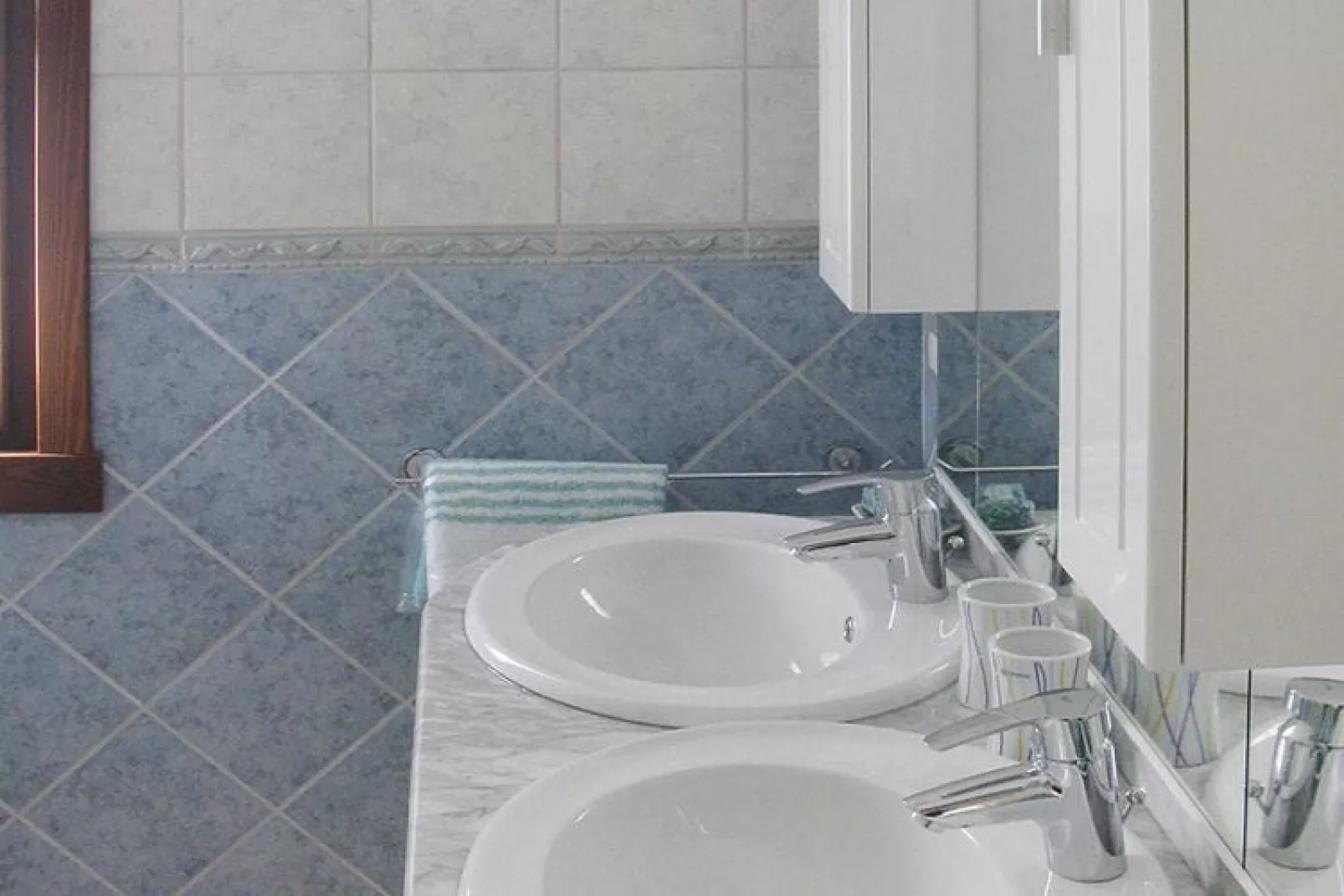Row bungalows an der Costa Rei-San Pietro Villa 4/6 pers Unifamiliare con piscina comune-Badezimmer
