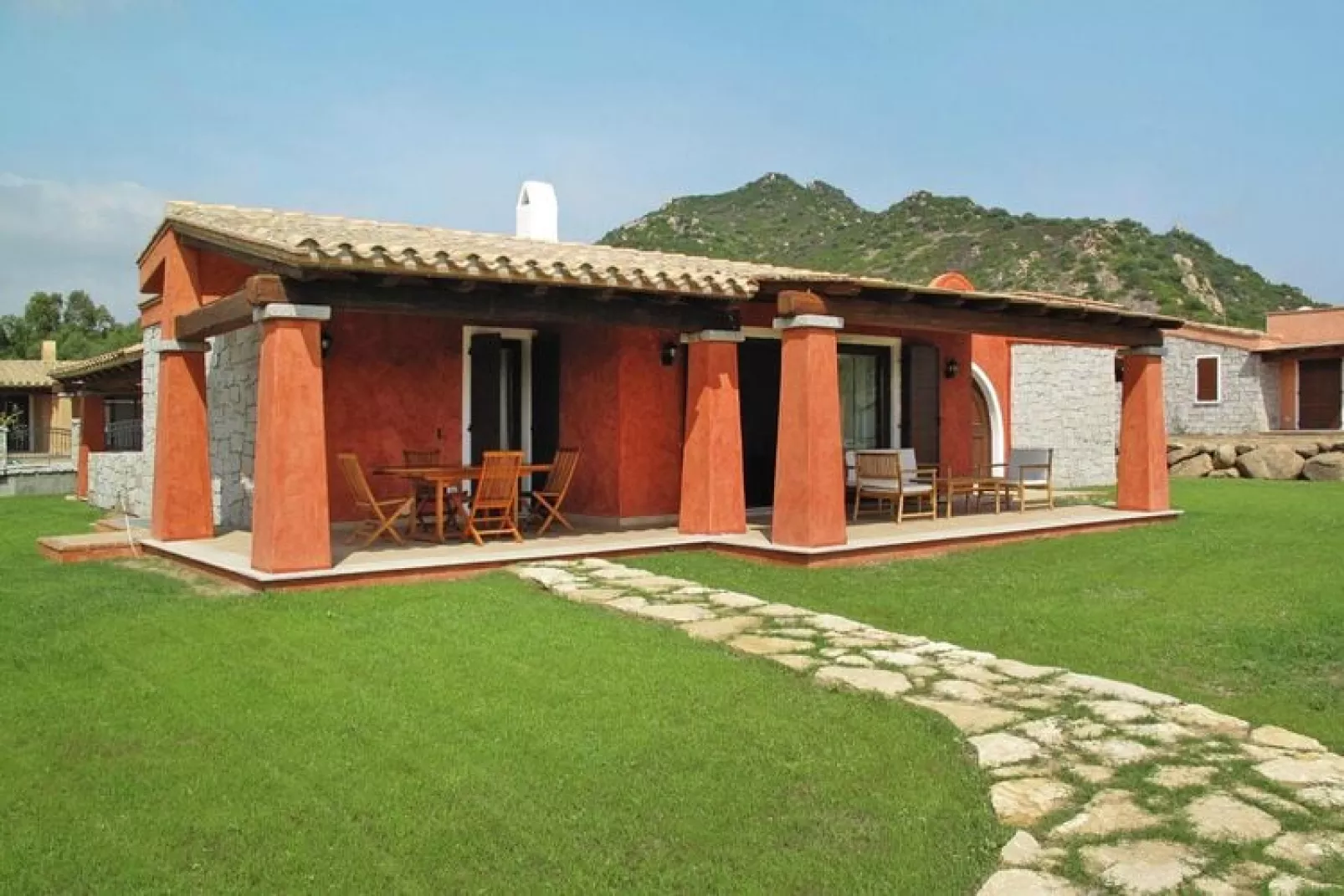 Bungalows an der Costa Rei-San Pietro Villa 8 Pers Unifamiliare e con piscina privata San Pietro-Exterior summer