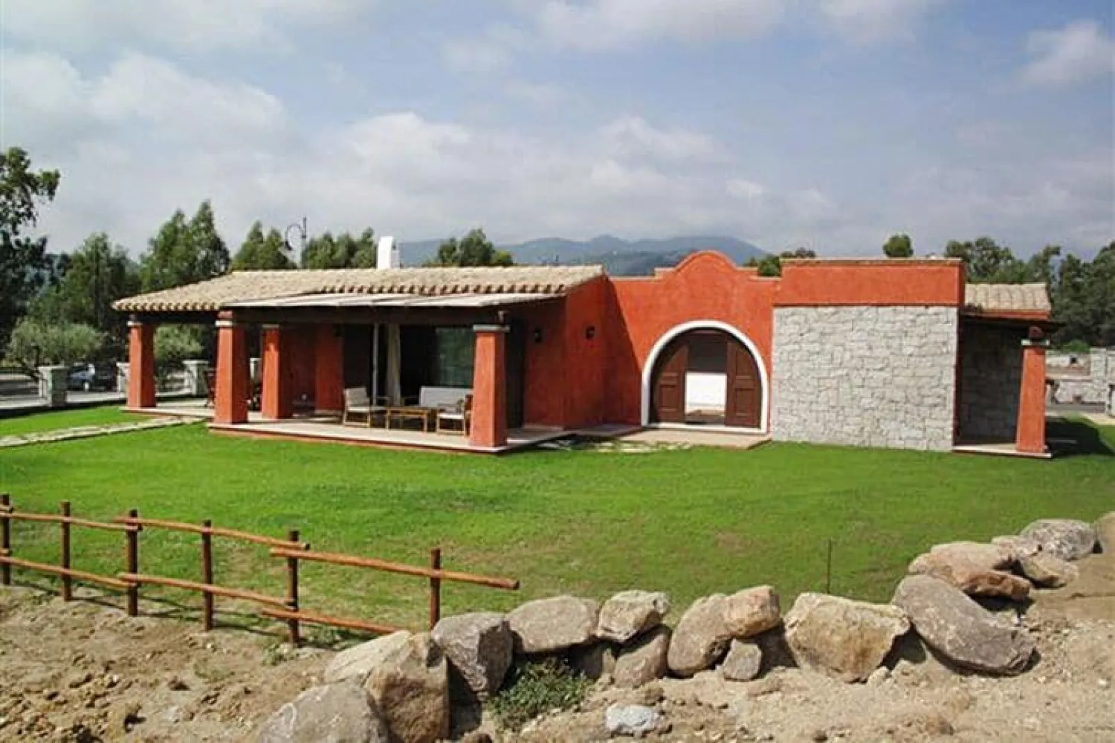 Bungalows an der Costa Rei-San Pietro Villa 8 Pers Unifamiliare e con piscina privata San Pietro-Exterior summer