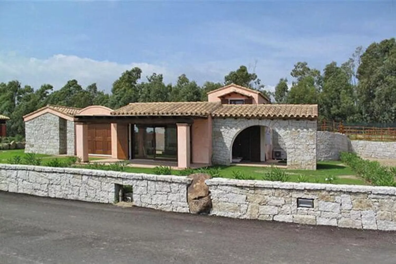 Bungalows an der Costa Rei-San Pietro Villa 8 Pers Unifamiliare e con piscina privata San Pietro-Exterior summer