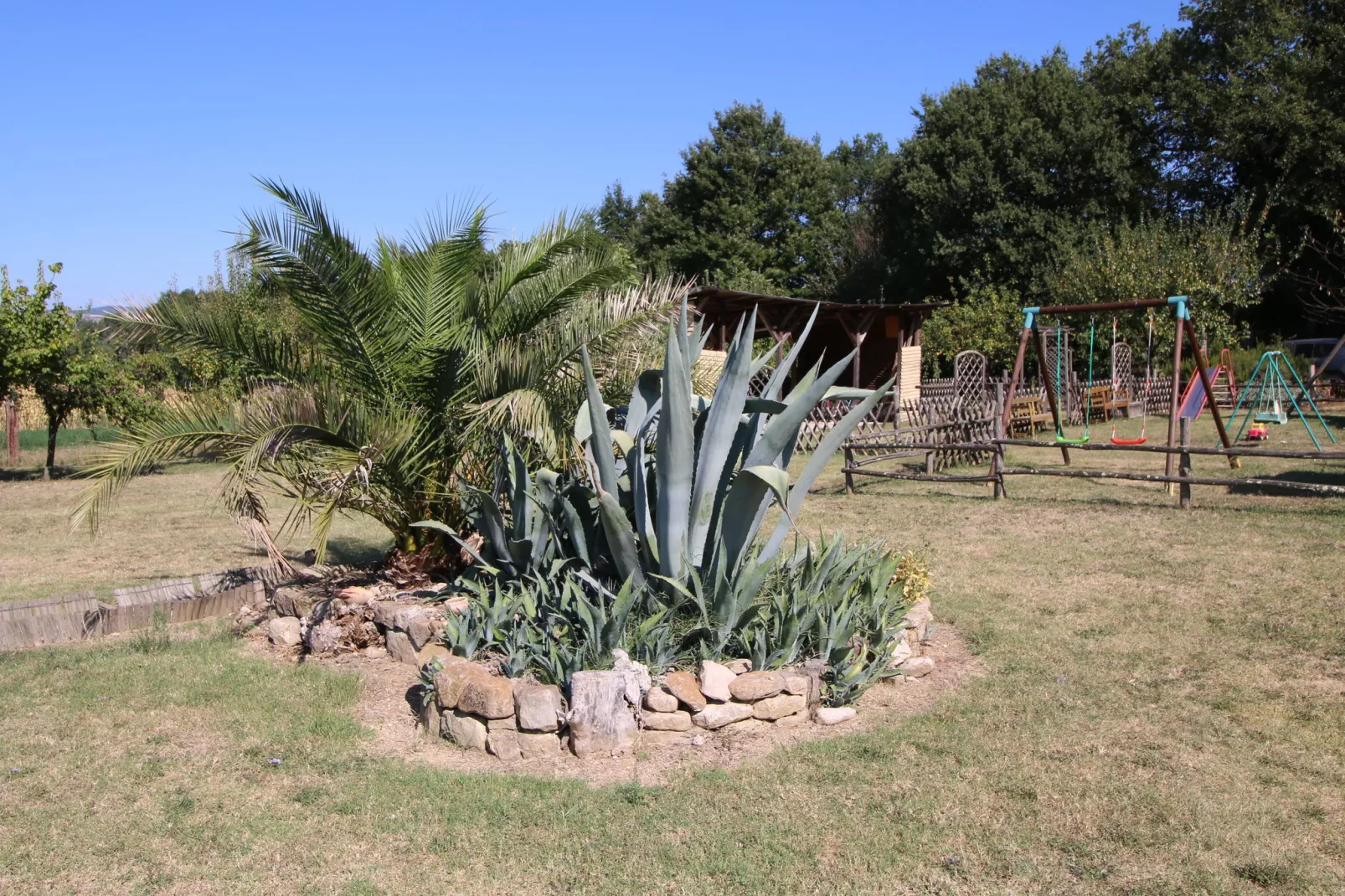 Casa Visillo-Gardens summer