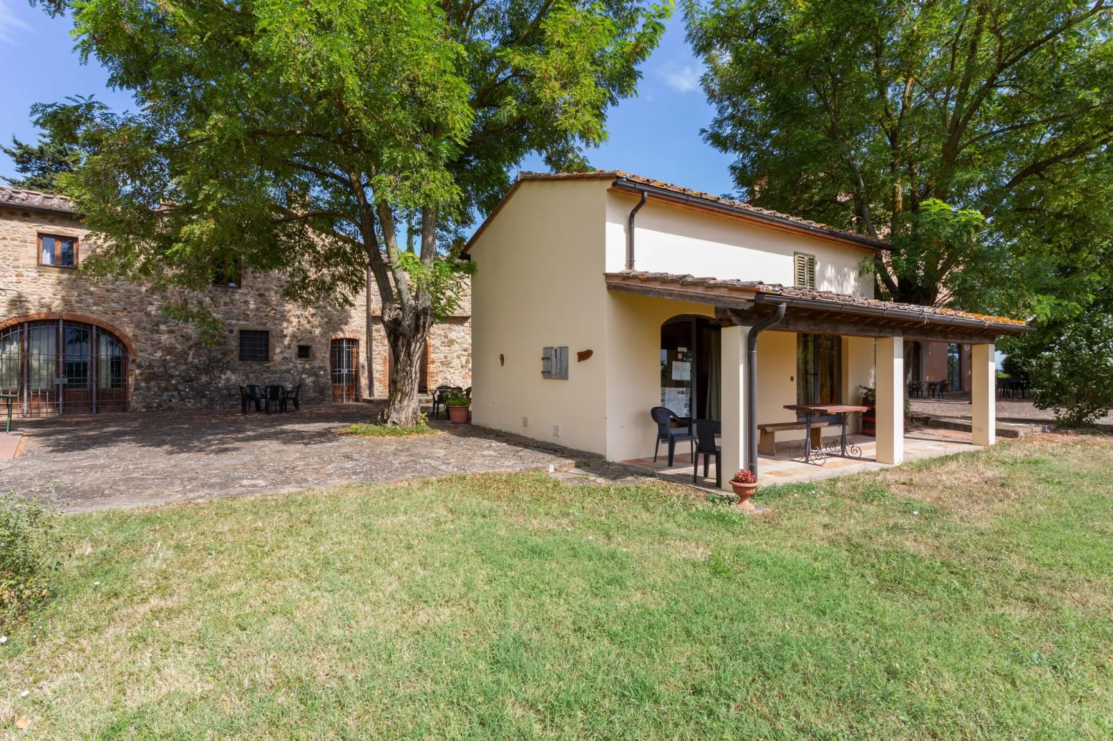 Toraio-Exterior summer