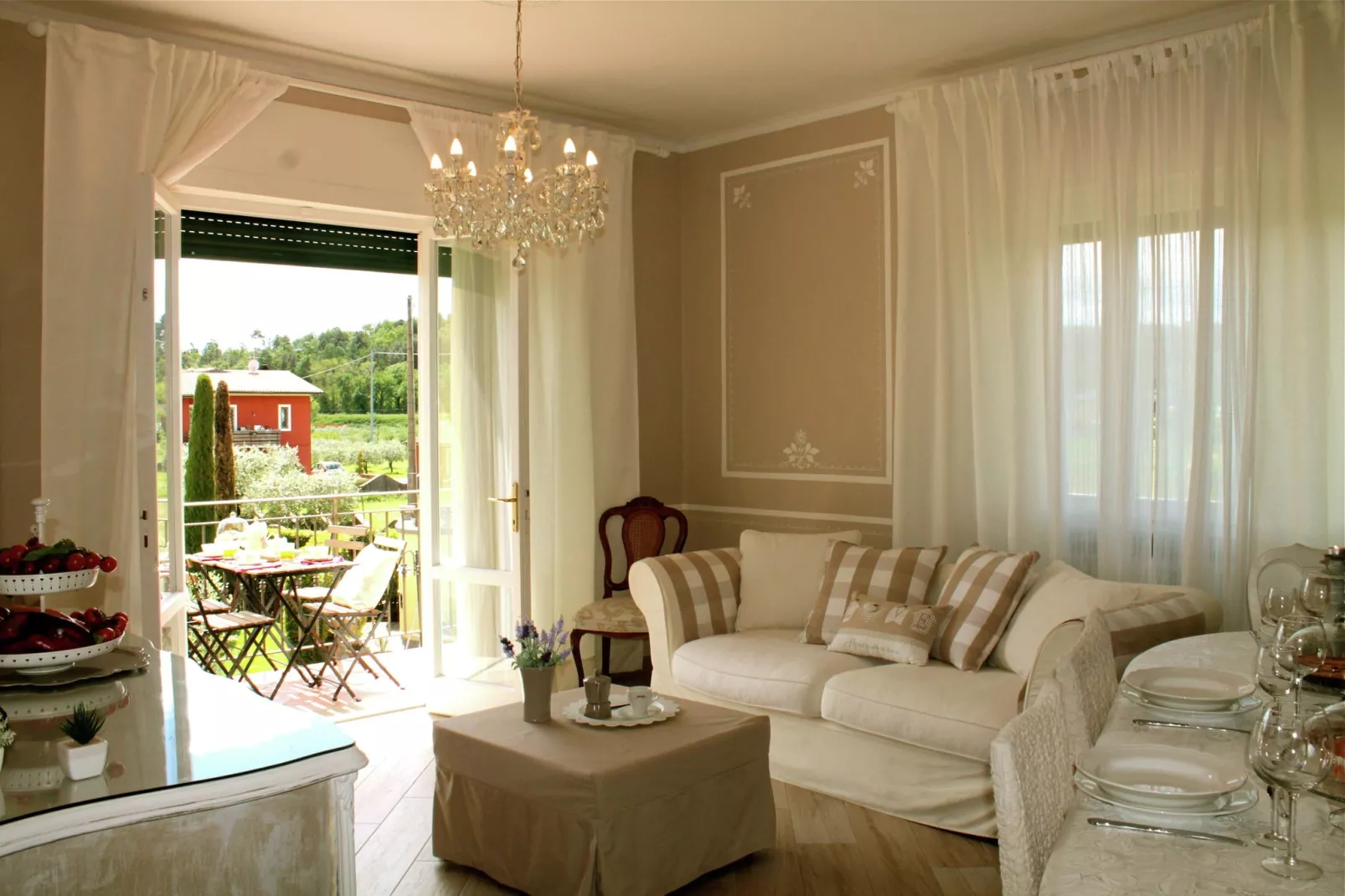 Montefiore-Living room