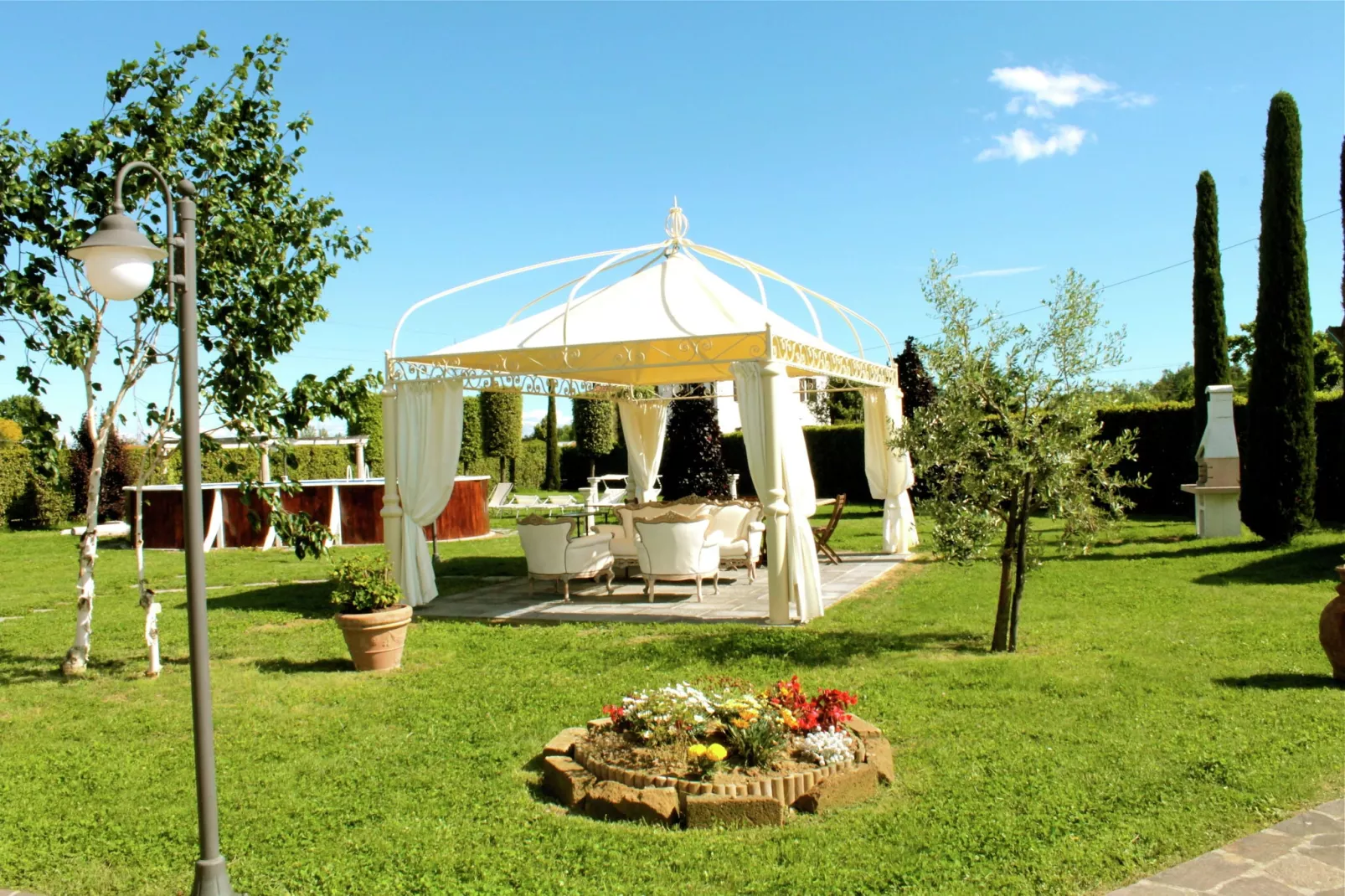Montefiore-Terrace balcony