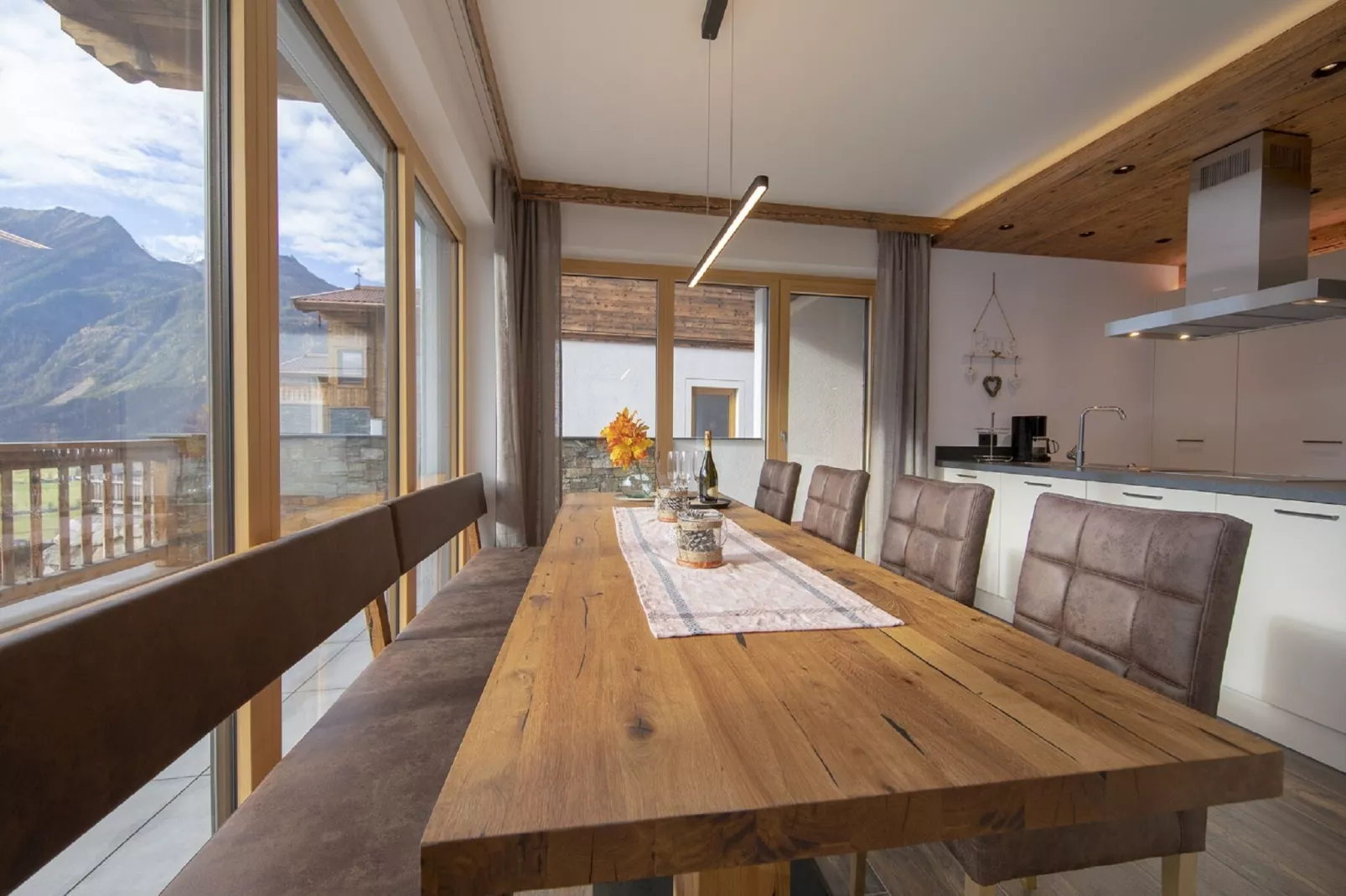 Nationalpark Chalet Dreiherrenspitze-Esszimmer