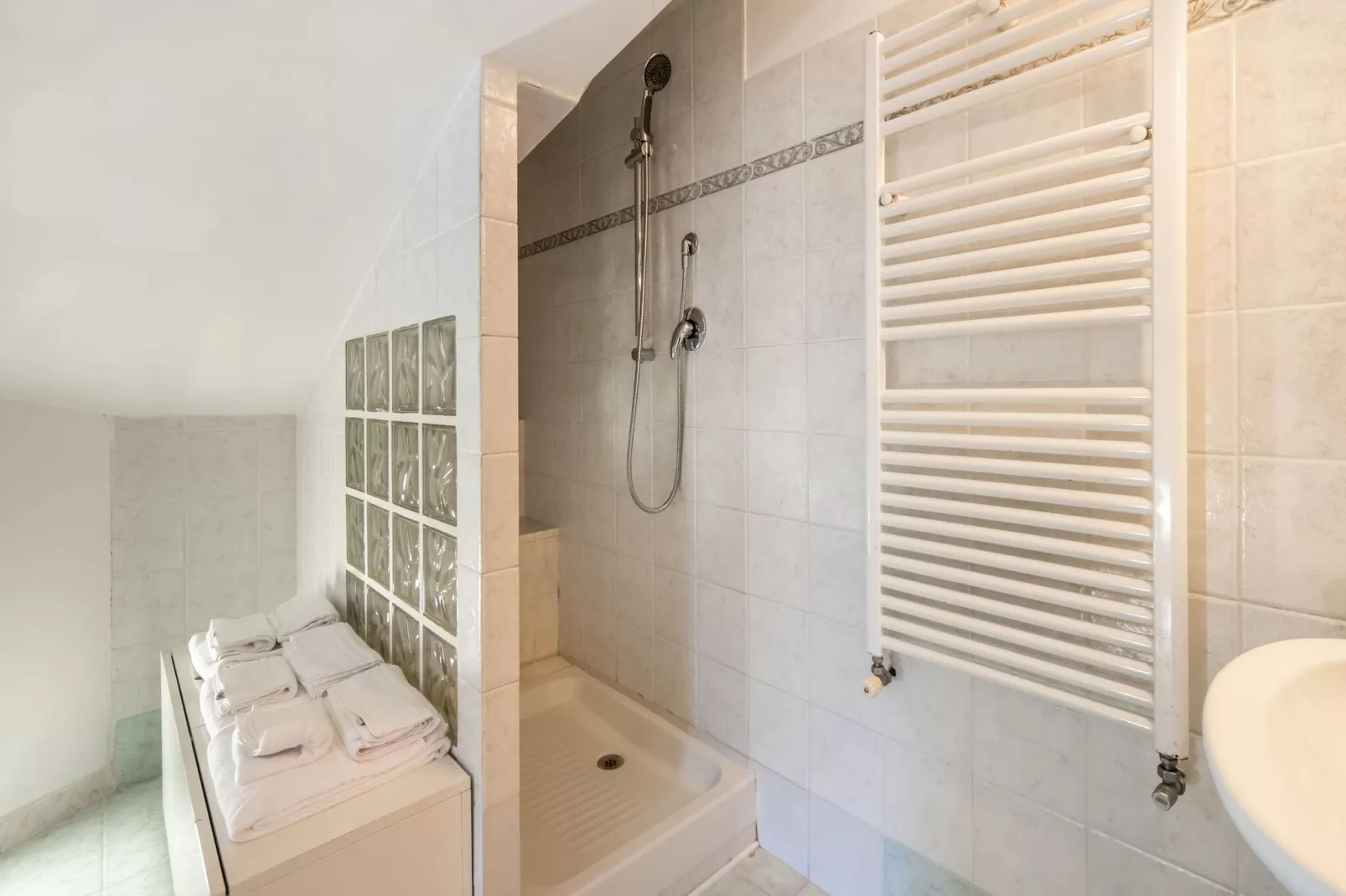 Gavaccia-Bathroom