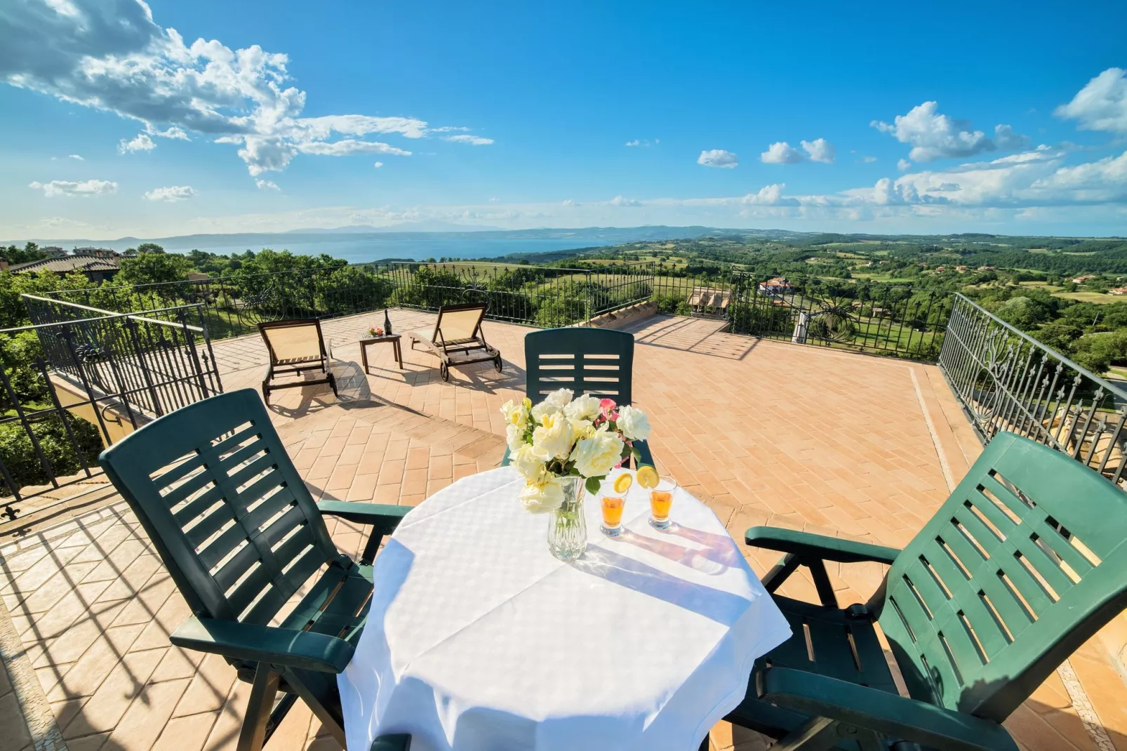 Il Giglio 16-Terrace balcony