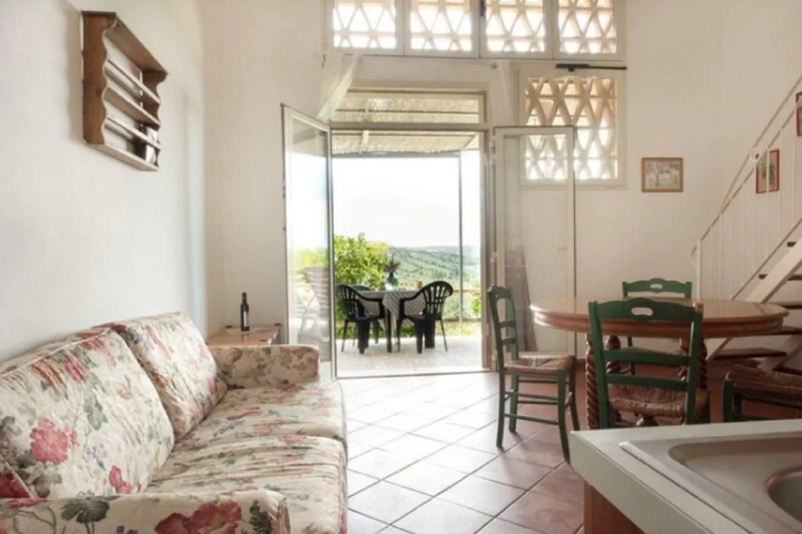 Lidia-Living room