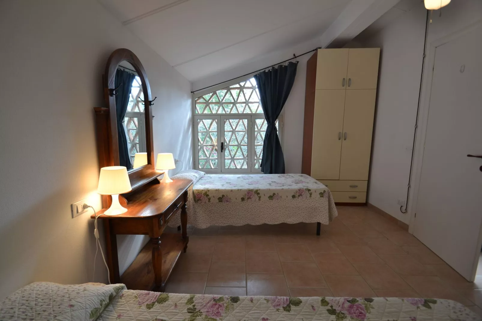 Lidia-Bedroom