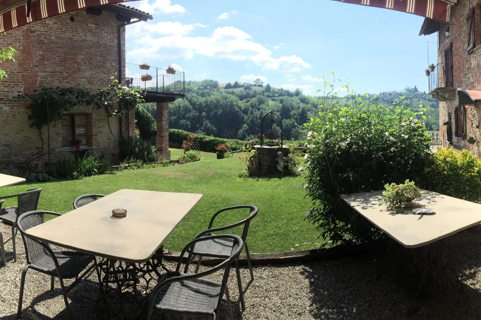 Casa Alba-Atmosphere