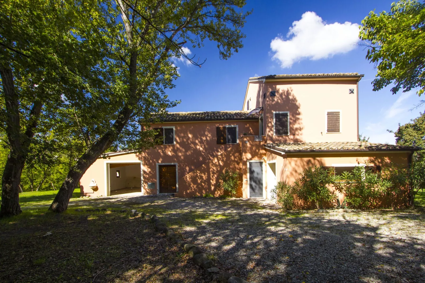 Casale le Querce-Exterior summer