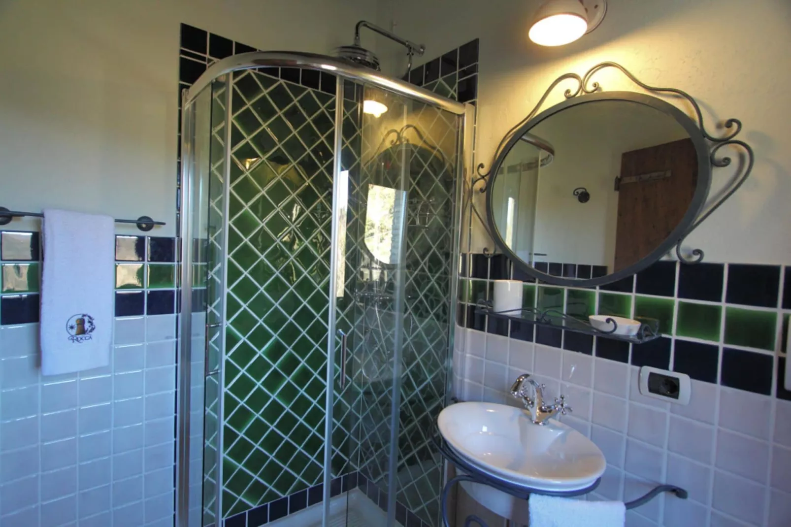 La Rocca-Bathroom