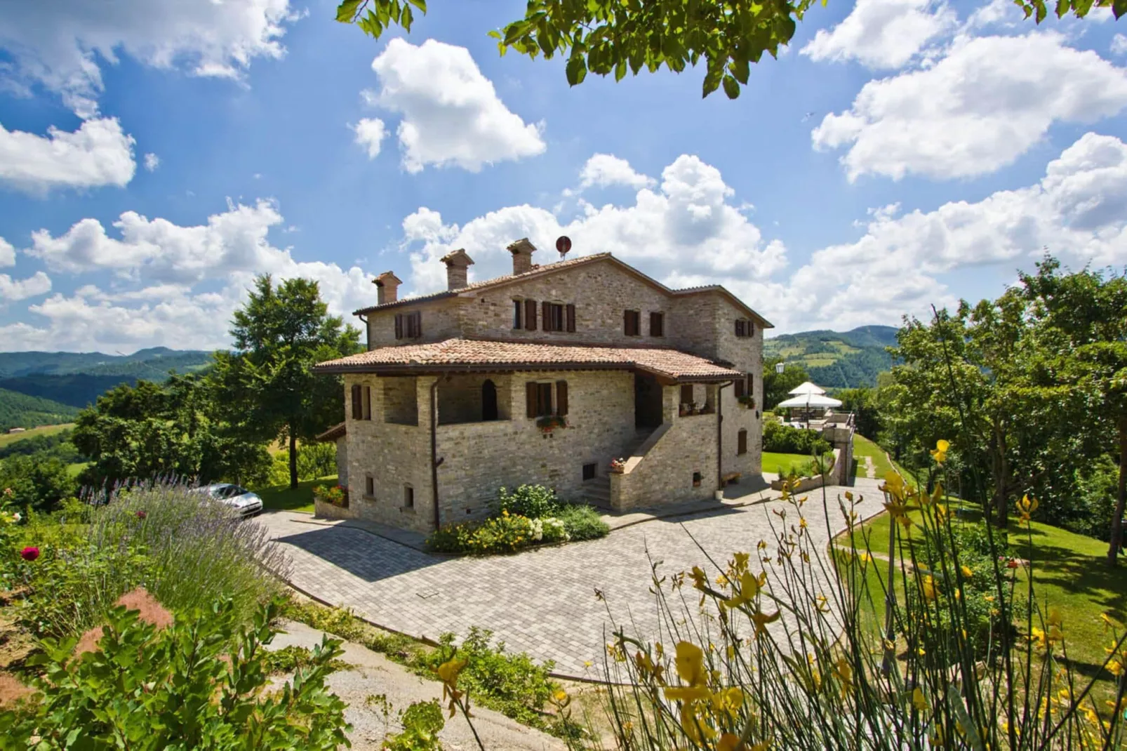 La Rocca Primavera-Exterior summer