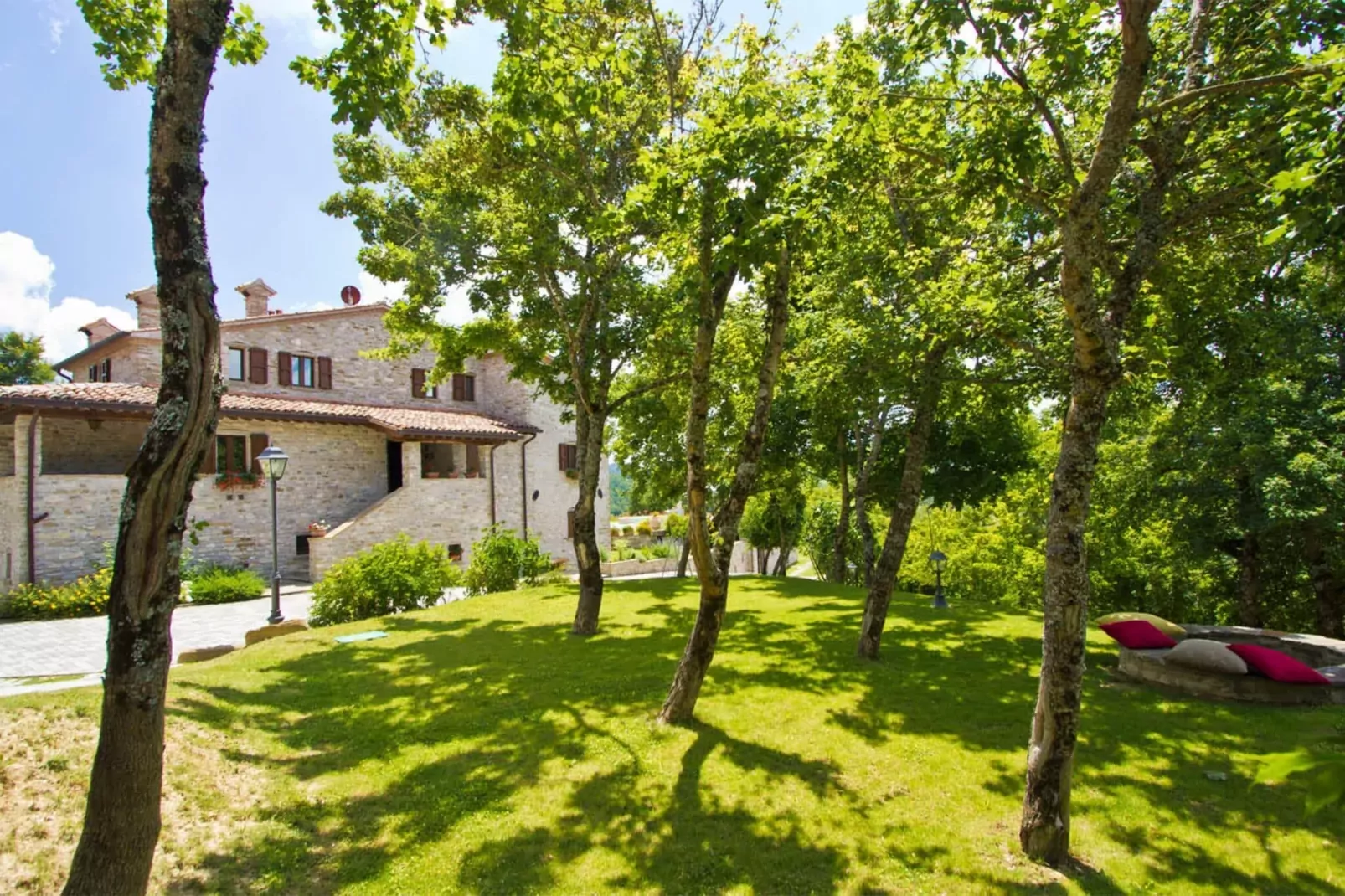 La Rocca Estate-Gardens summer