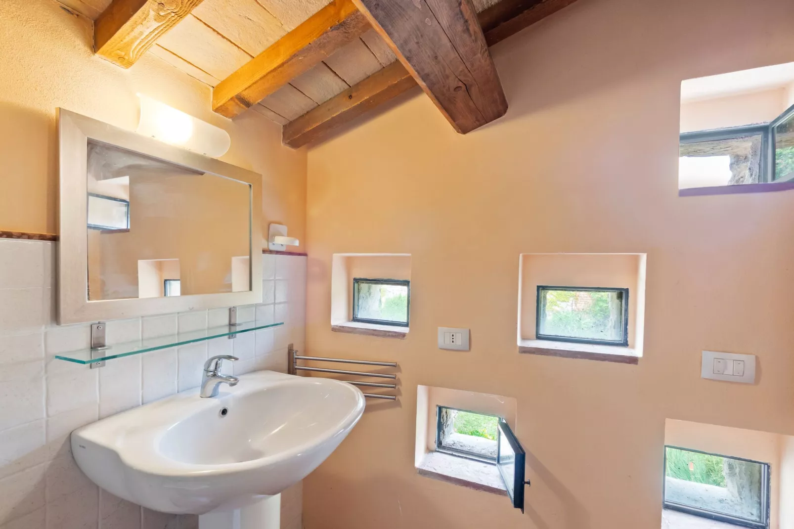 Calfattore-Bathroom