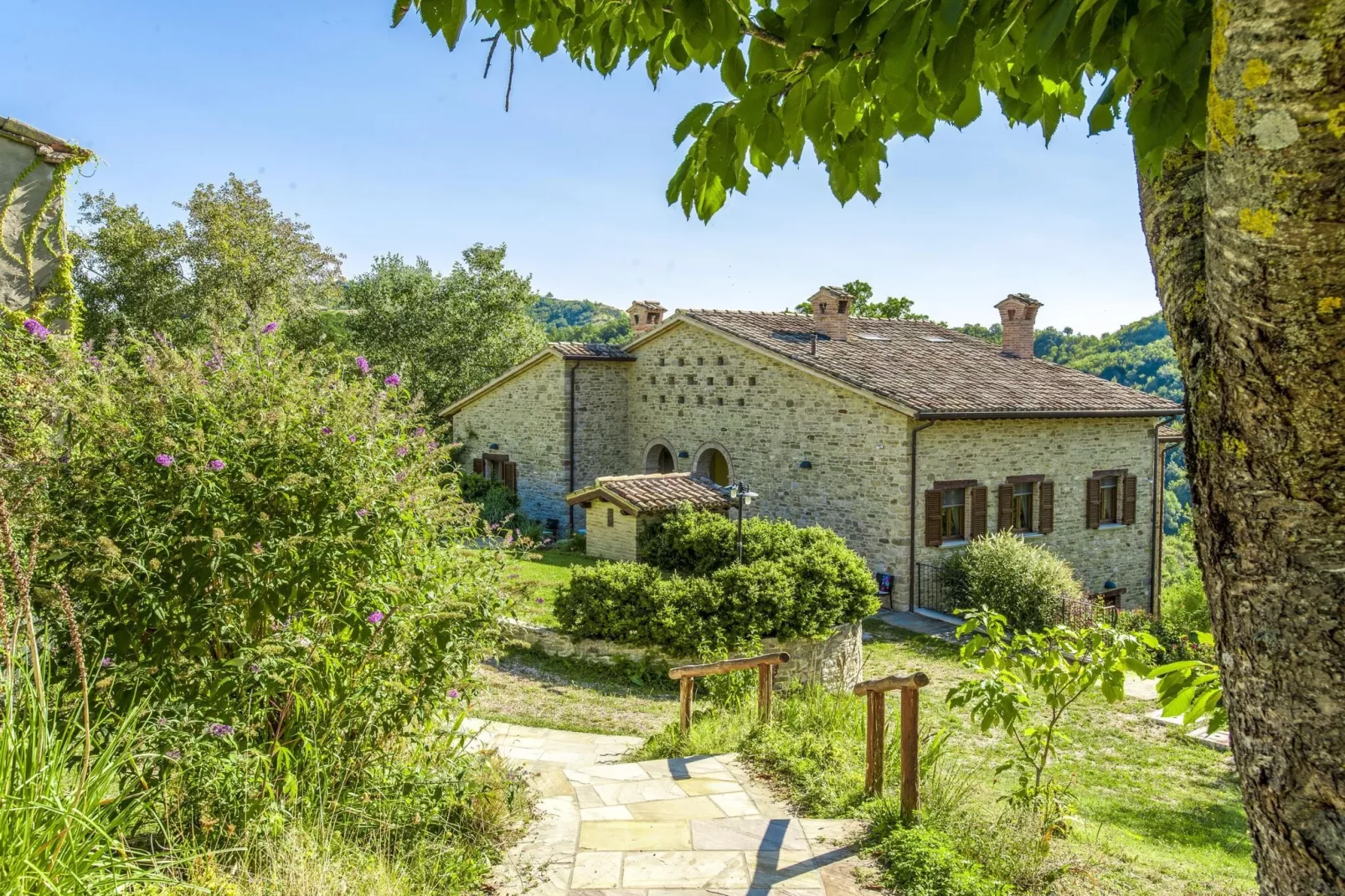 Calfattore-Gardens summer