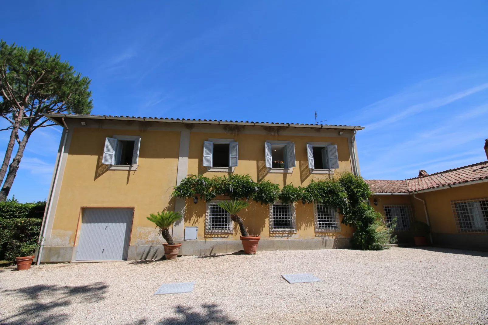 Villa Manziana-Außenbereich Sommer