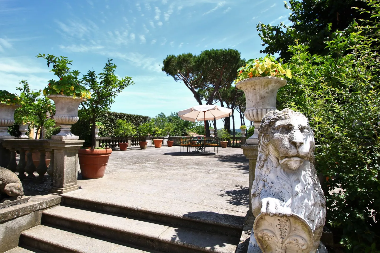 Villa Manziana-Terrassenbalkon