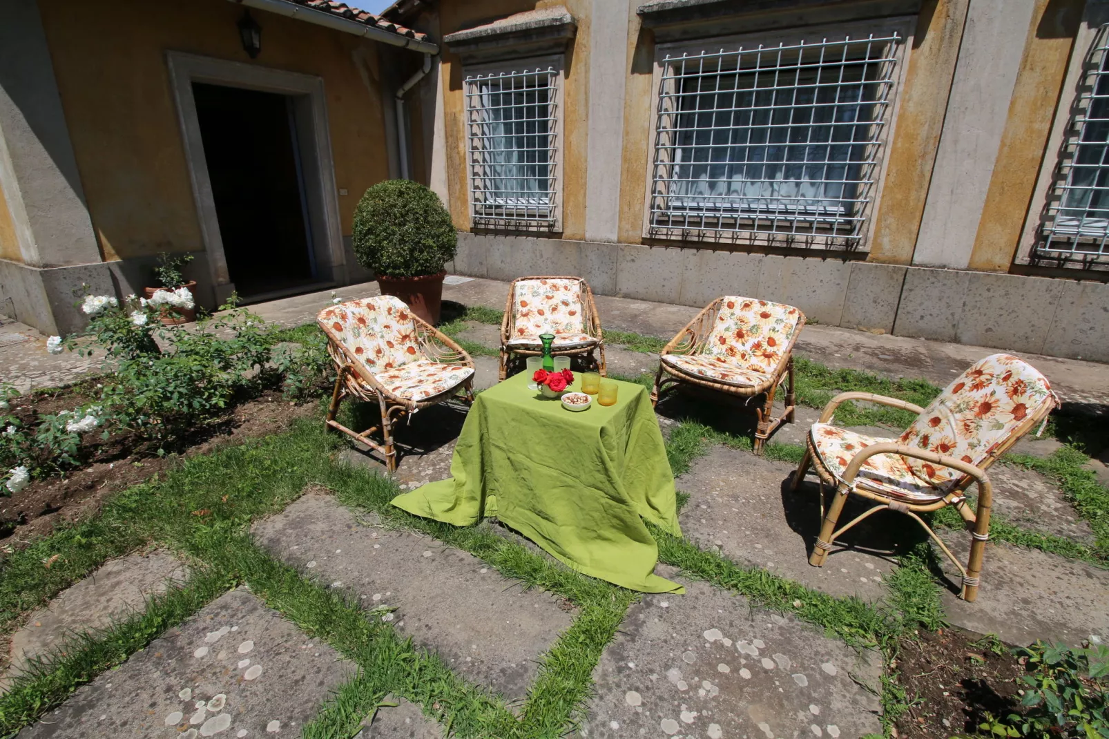 Villa Manziana-Terrassenbalkon