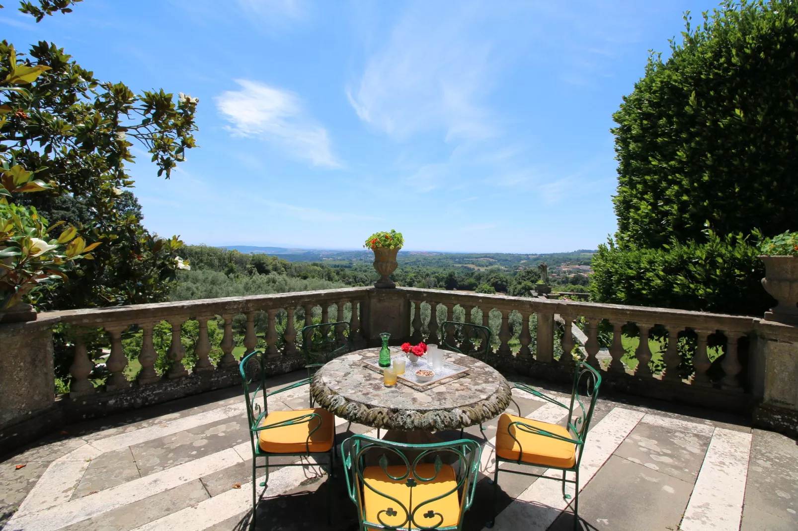 Villa Manziana-Terrassenbalkon