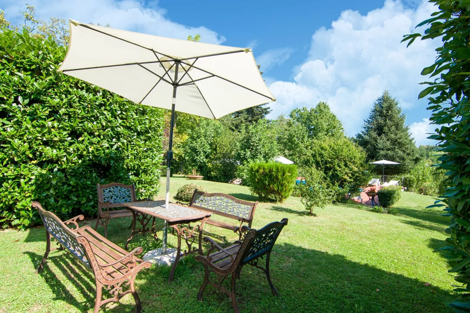 Fattoria 19-Gardens summer