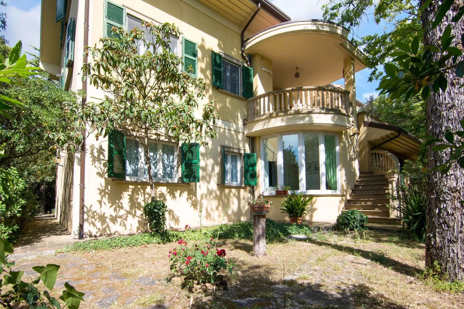 Villa Montegiove-Exterior summer