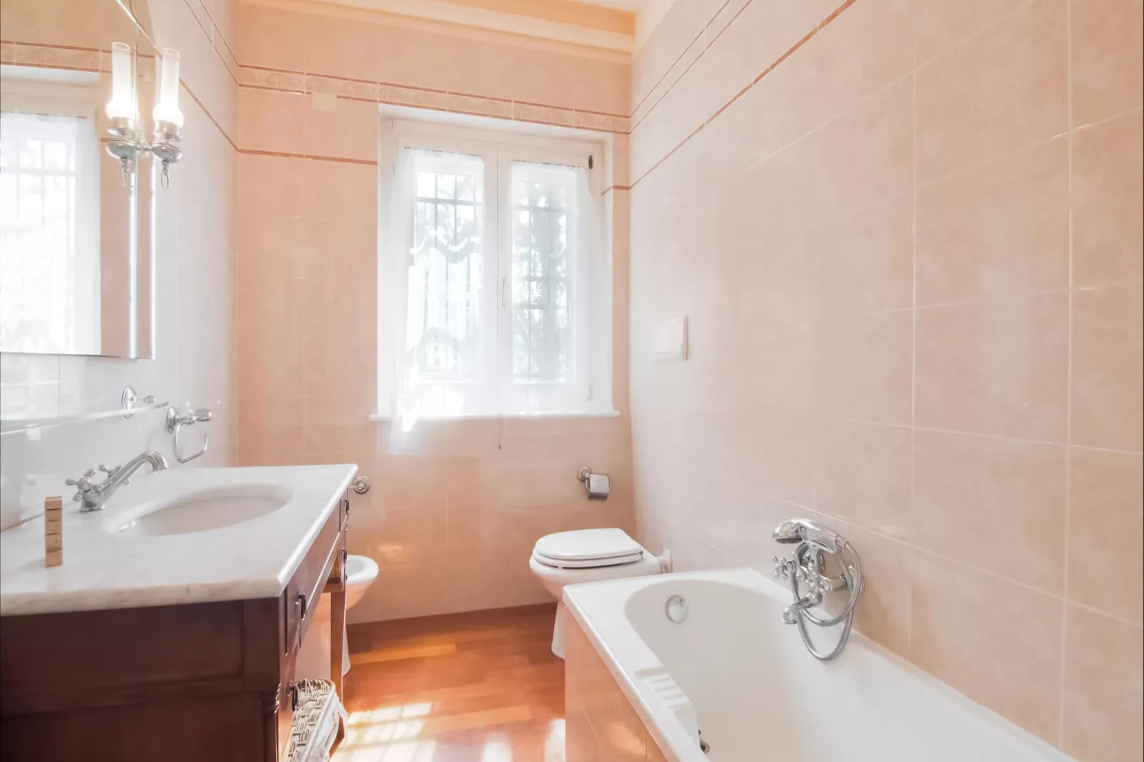 Villa Montegiove-Bathroom