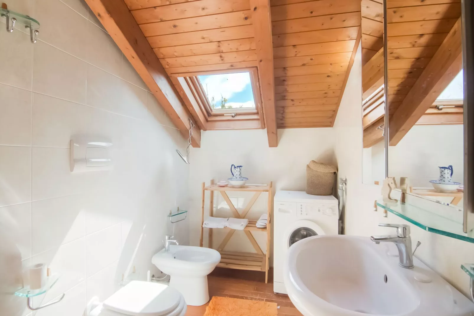 Villa Montegiove-Bathroom