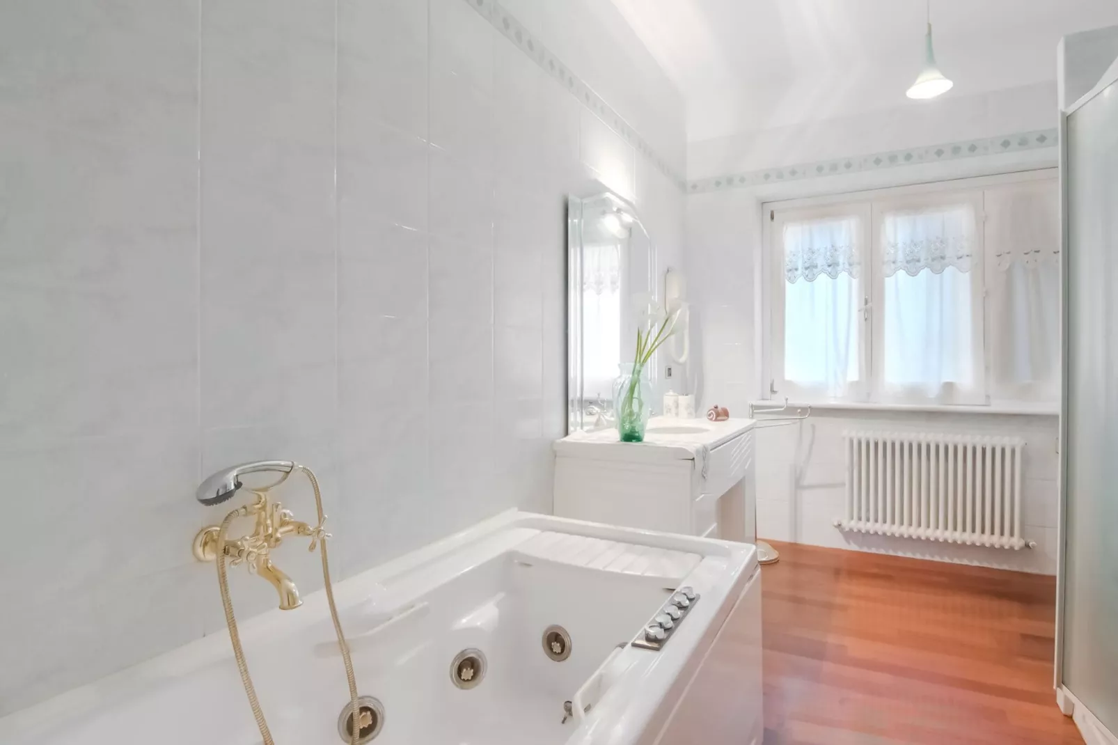 Villa Montegiove-Bathroom