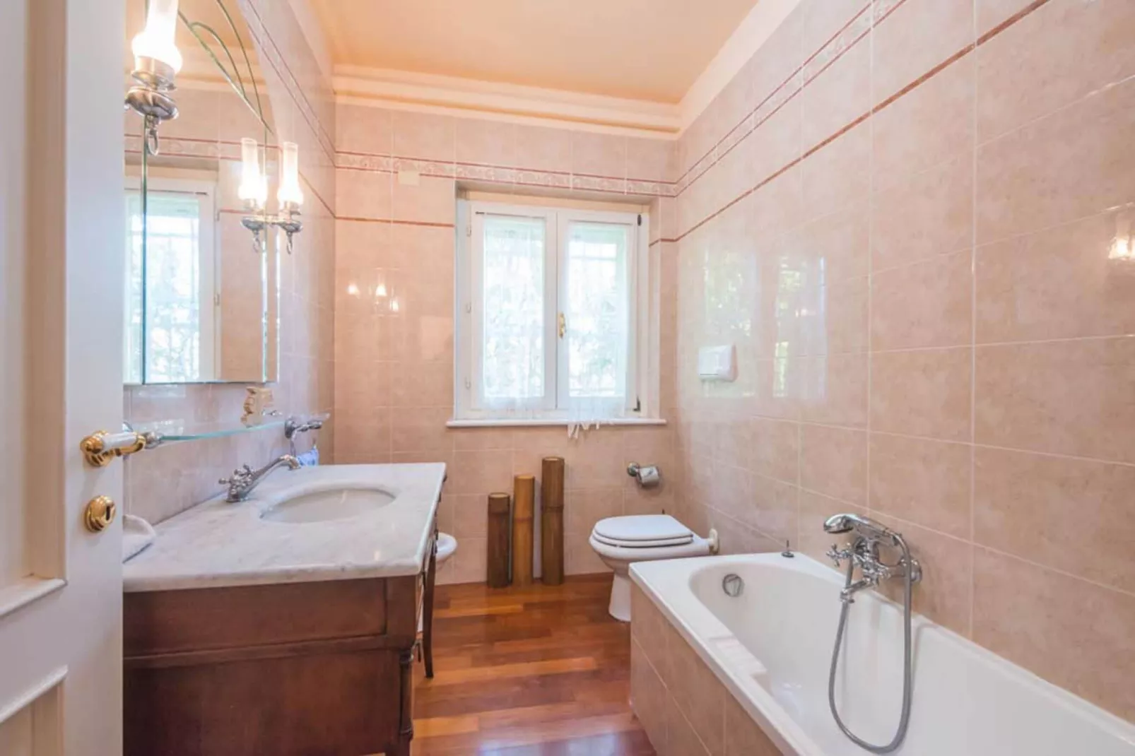 Villa Montegiove-Bathroom