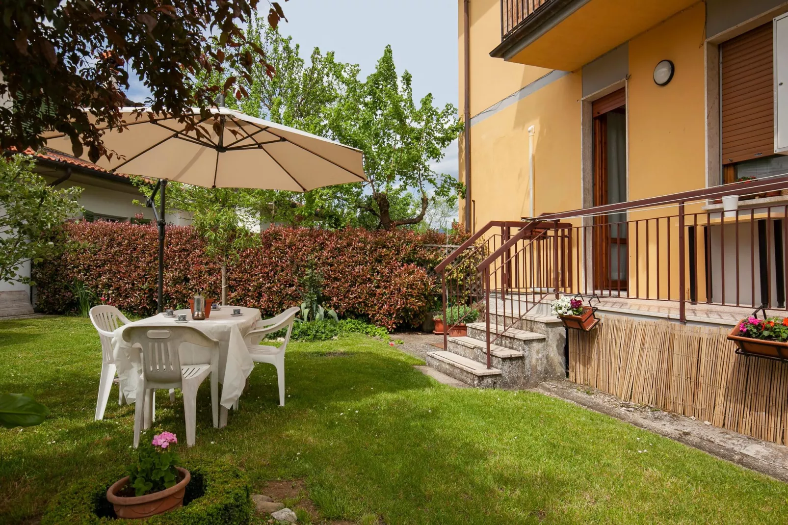 CASA OLMI-Gardens summer