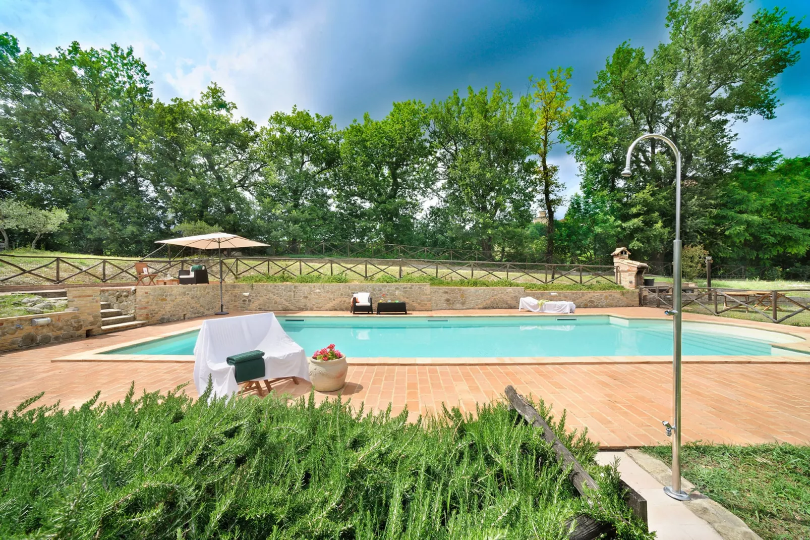 Il Rigogolo-Gardens summer