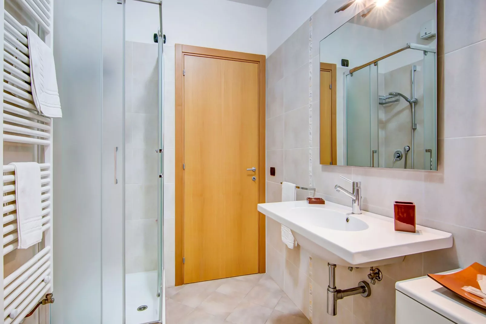 Rose di Fratta 2-Bathroom