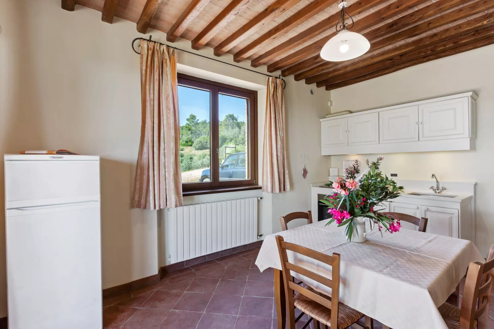 Casa Sugheri-Dining room