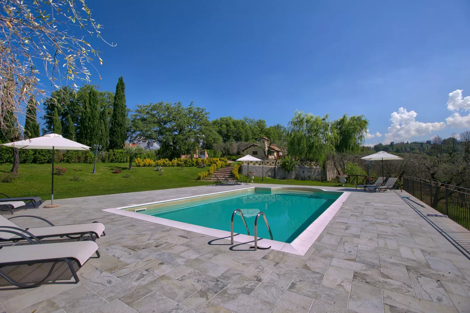 Pino-Pool