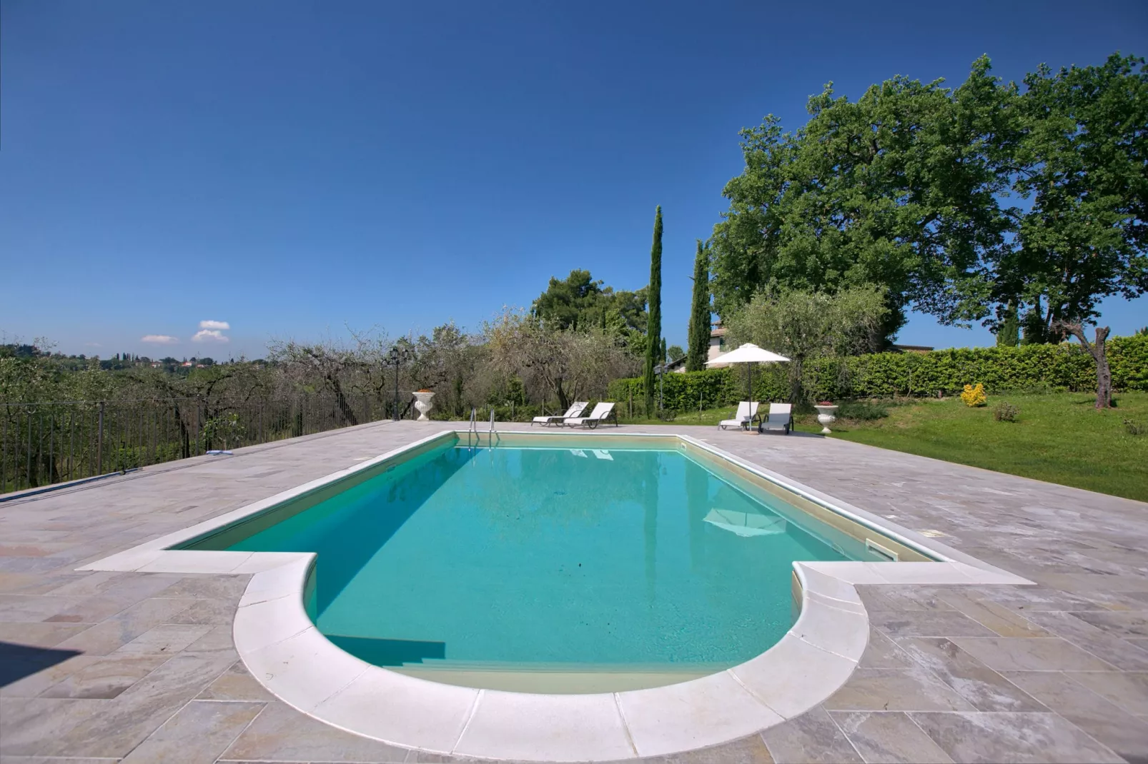 Pino-Pool