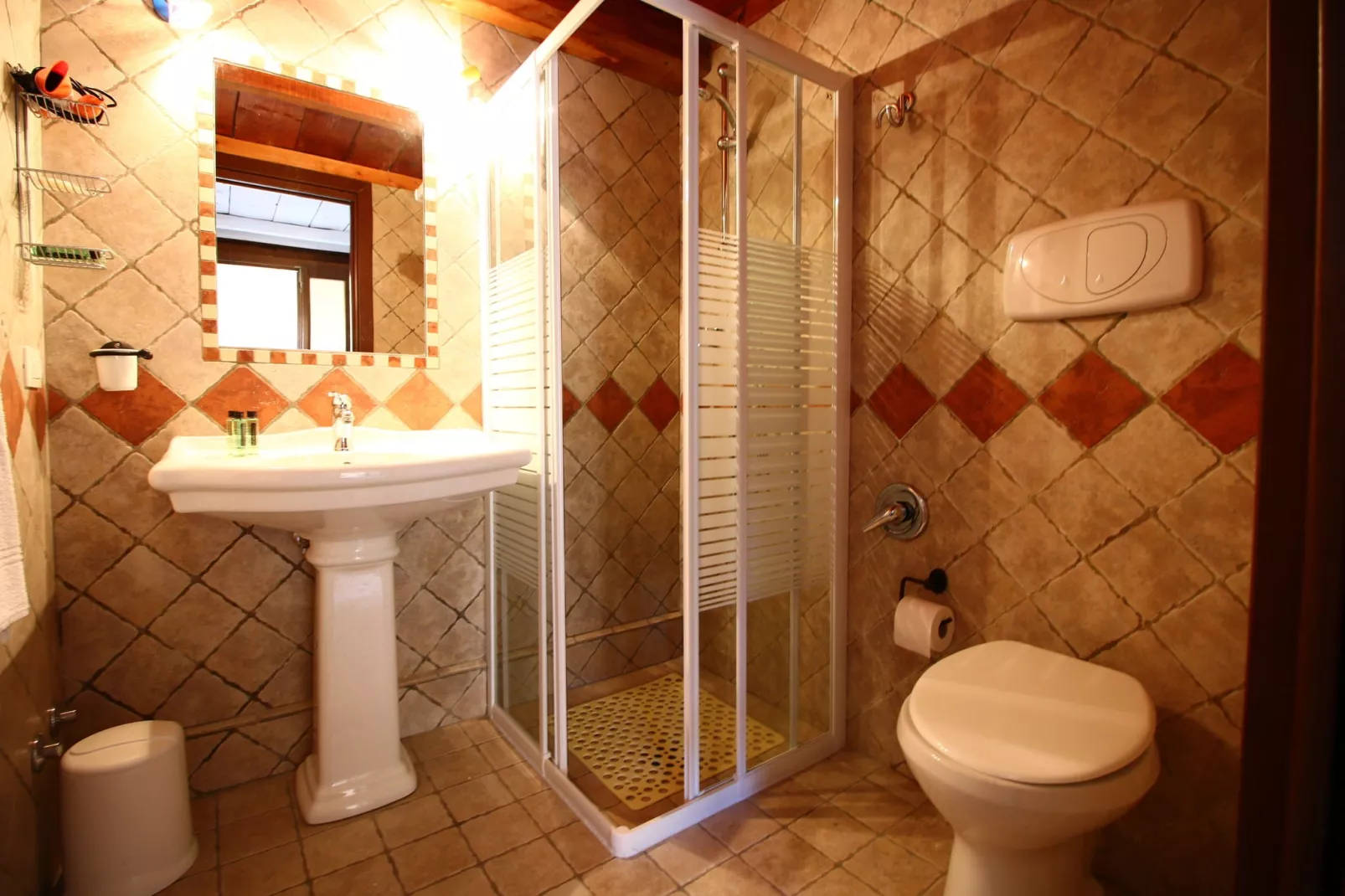 Pino-Bathroom
