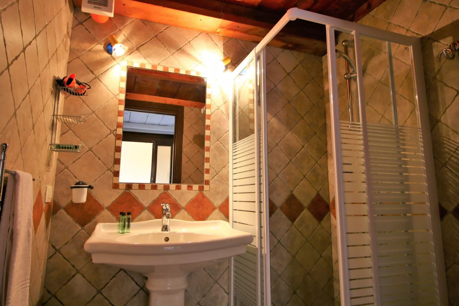 Pino-Bathroom