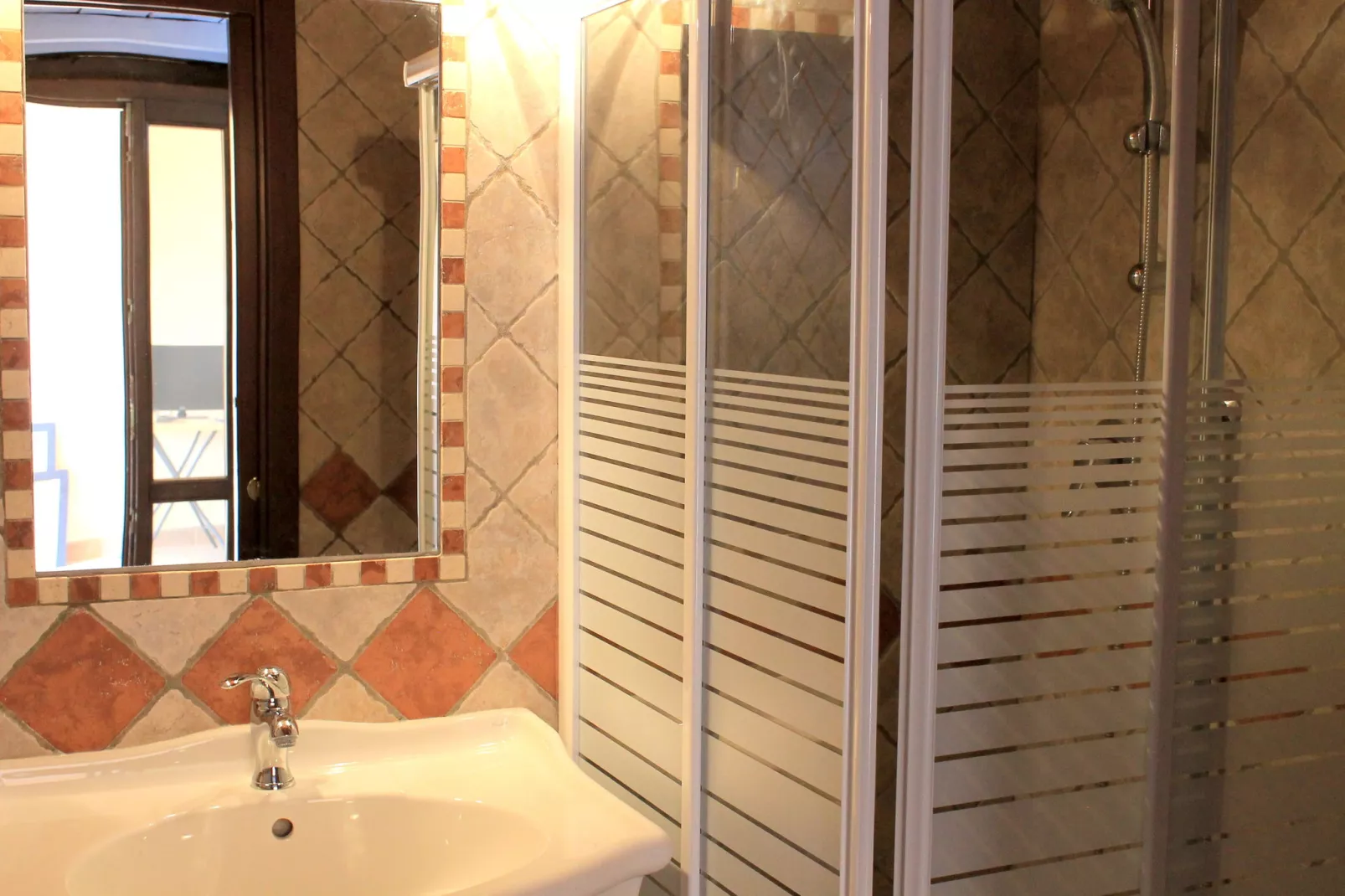 Ulivo-Bathroom