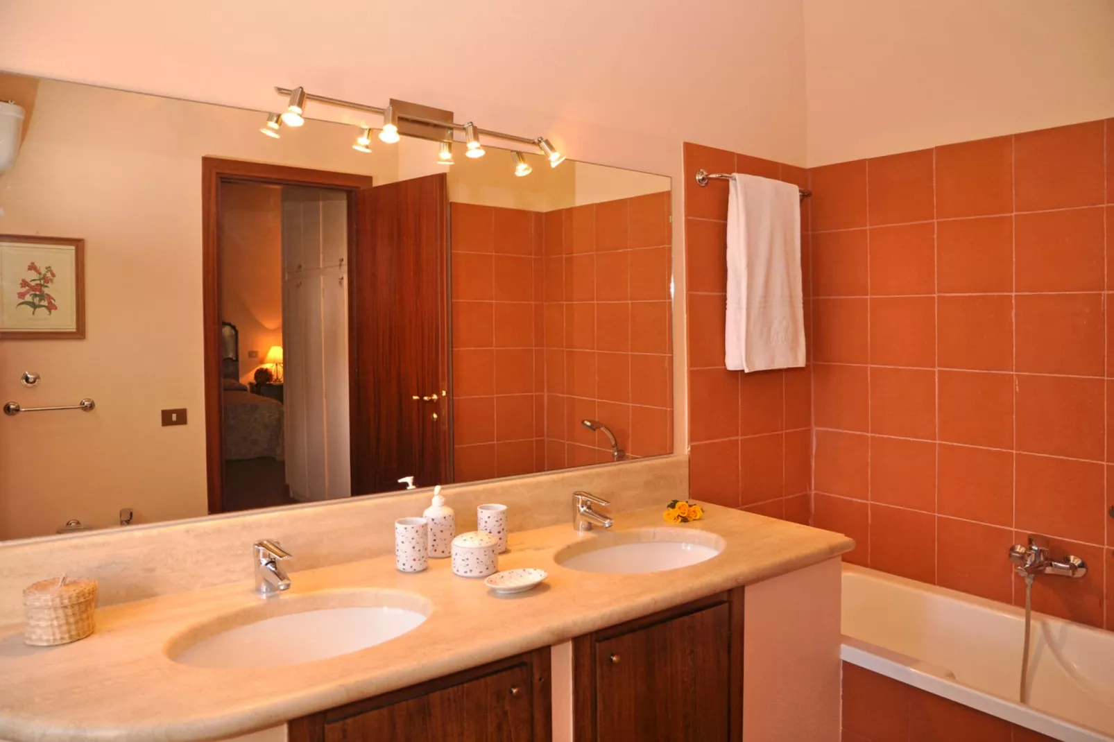 Sabina-Bathroom