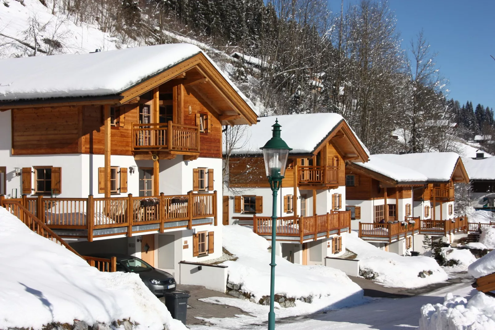 Chalets im Wald-Exterior winter