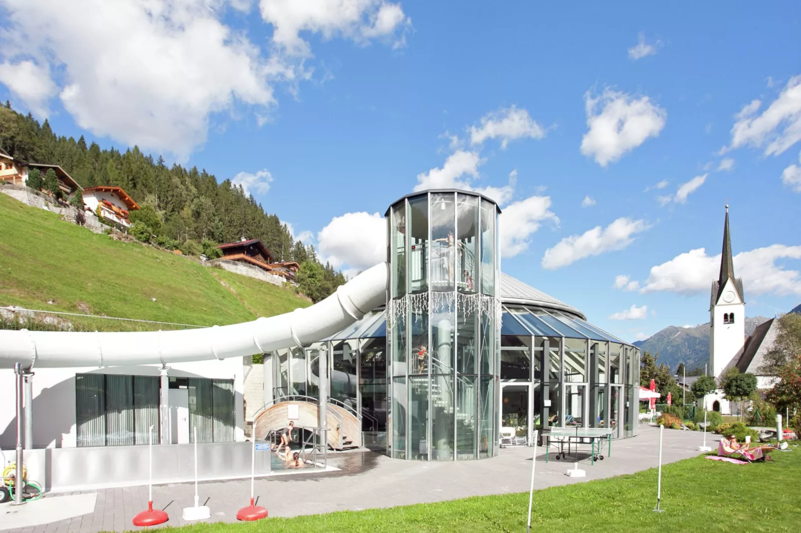 Chalets im Wald-Pool